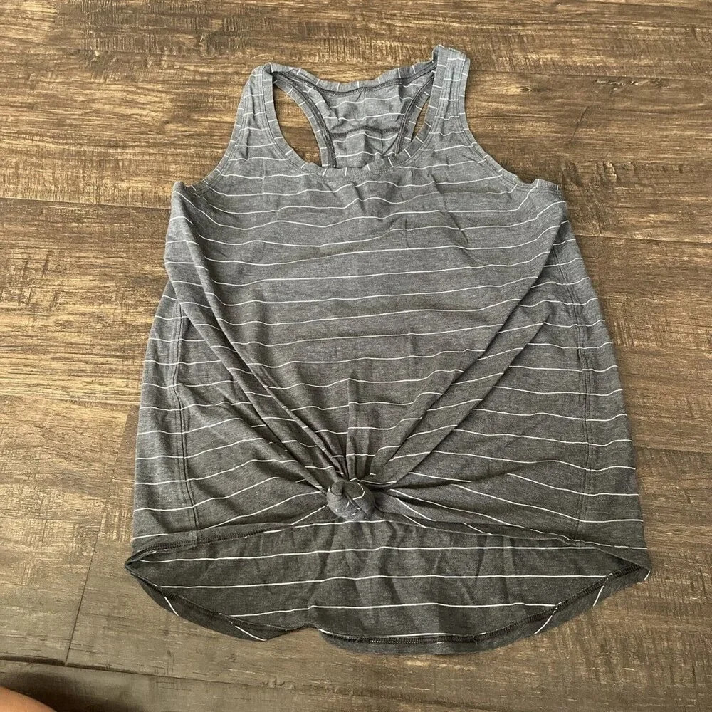 Lululemon Love Tank Pleated Women's Sz 6 Cut Back Dark Gray White Stripe Running